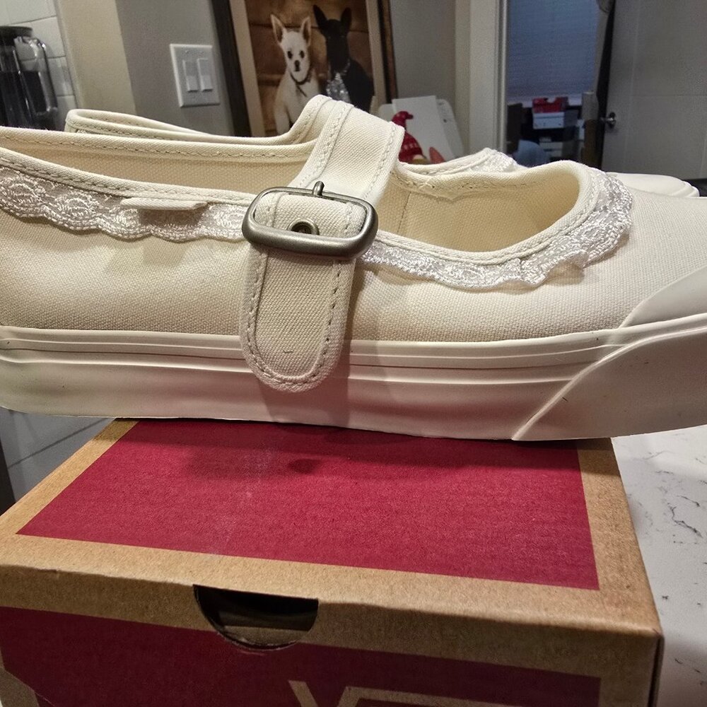 VANS Mary Jane VN000CRRCD3 Chou Chou Marshmallow Women's Shoes Size 7.5 US NEW